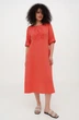 Лляна міді сукня для великих фігур зі складками однотонна Індіра (Plus size). Червоний, р.48, код 0456/48/998 - изображение 4