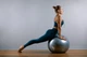 М'яч для фітнесу (фітбол) PowerPlay 4001 Ø65 cm Gymball Сірий + помпа - изображение 2