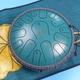 Барабан Asas Ethereal, 15 нот, 13 дюймов, небольшой, для взрослых и детей, начинающий музыкант, подарок на день рождения, модель «Медведь», пятнистый зеленый. - изображение 3