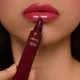 Блиск для губ Kiss Me Intense Hydrating Lip Treatment - Ми були вишнями (8 ml) - зображення 3