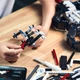 Игрушечный пистолет ONEBOT AR из строительных блоков, сборная стрелялка, игра с дополненной реальностью, «Акульий зуб», для мальчиков от 14 лет, подарок на день рождения. - изображение 4
