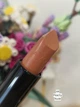 Зволожувальна кремова губна помада Avon "Ультра" 44 Персиковий нюд (44 Peachy Nude) 3,6г - изображение 2