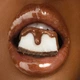 Масло для губ Gisou "Coco-Cacao" Honey Infused Lip Oil - изображение 2