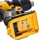 Акумуляторний дриль-шуруповерт DeWalt 18V XR з 3 акумуляторами 5 Аг (DCD708P3T-QW) - зображення 4