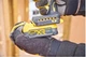Zakrętarka udarowa hydrauliczna DeWalt 1/4' 18 V 56 Nm z 2 akumulatorami 1.7 Ah (DCF870E2T-QW) - obraz 13