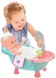 Lalka bobas Askato Tosia z wanienką w szaro-niebieskim ubranku 30 cm (126265) - obraz 4