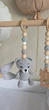 Напольный мобиль BABY GYM с игрушками, стойка Монтессори, тренажер для младенцев, Лесной, серый медвежонок и бежевый зайка - изображение 2