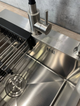 Кухонна мийка Kraft 50x50 см, товщина 3.0/1.0 мм, зі змішувачем гнучкий чорний, дозатором та кошиком - изображение 4