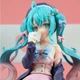Колекційна фігурка Hatsune Miku сидяча з ПВХ пластику 15 см, статуетка Хацуне Міку декоративна для інтерʼєру - изображение 2