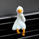 Мила декоративна качка в автомобіль «Duckie» - зображення 4