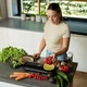 Автоматический вакуумный упаковщик вакууматор Yoer Fresh Food VSS01BK 120 Вт запайщик с весами и аксессуарами Черный - изображение 7
