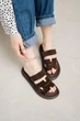 Женские замшевые шлёпки PARADIZE SHOES коричневого цвета в минималистичном стиле на средней подошве 38 размер (стелька 25,2 см) - изображение 5