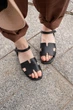 Женские минималистичные босоножки PARADIZE SHOES из натуральной черной кожи с мягкой стелькой на плоской подошве 40 размер (стелька 25,8 см) - изображение 2