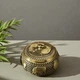 Пепельница латунная с крышкой Пять быков – упорство и процветание, 10х6,5 см (3017113) - изображение 4