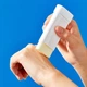 Стик солнцезащитный для лица увлажняющая Manyo Hyaluron Hydrating Sun Stick SPF 50+ PA++++ 18 г - изображение 3