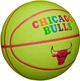 Баскетбольний м'яч Wilson NBA Team Neon Chicago Bulls, розмір 7, композитна шкіра, для залу та вулиці, салатовий, дизайн All-Team Retro(OB_CC4FD3651486) - зображення 3