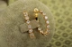 Сережки кільця Хuping Jewelry з крупними каменями 2,4 см золотисті - зображення 1