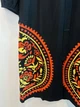 Женское вышитое платье миди с поясом SEAM MKSMV107/922 - 54/56, Чорний - изображение 6