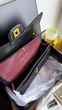 Жіноча сумка під Chanel Classic Double Flap ікра 26*16 см чорна із золотою фурнітурою - изображение 6
