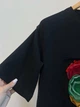 Женское платье-футболка миди Цветочный кот Modna KAZKA MKSH2668/1 - 54/56, Чорний - изображение 5