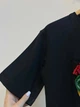 Женское платье-футболка мини Цветочный кот Modna KAZKA MKSH2444/1 - 42/44, Чорний - изображение 4