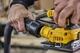Вибрационная шлифмашина сетевоя DeWALT DWE6411 мощность 230 Вт частота вращения 14000 об/мин (DWE6411) - изображение 3