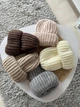 Объемная вязаная шапка с отворотом Мягкая ручной вязки One Size Белый (Шапка Джинжер 495) - изображение 7