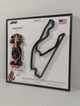 3D Картина На Стіну 25x25 см з Моделлю Bburago McLaren MCL39 Formula One Team в Масштабі 1:43 Переможне Гран-Прі 2025р. для № 81 Oscar Piastri та 3D траса Miami GP "Miami International Autodrome" / Сезон 2025 / Формула 1 / Оскар Піастрі - изображение 4