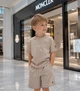 Детский летний костюм MONCLER (футболка + шорты) для мальчика 98-104 см бежевый - изображение 6