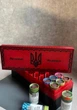 Патриотический коллекционный бокс-органайзер "Ми сильні. Ми разом" (красно-черный) - Эксклюзивная коробка для хранения памятных монет НБУ в роллах (27 ячеек) - изображение 5