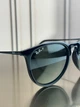 Сонцезахисні окуляри Ray-Ban Erika RB4171 чорні глянцеві, зелена лінза, поляризовані, круглі, жіночі, - зображення 3