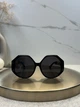 Солнцезащитные очки Versace MOD 4395 534587 - большие черные с золотом, линза Grey, орнамент Greca, женские, - изображение 2