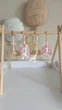 Підлоговий мобіль BABY GYM з іграшками, стійка Монтессорі, тренажер для немовлят, Єдинорожки - зображення 1
