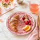 Тарілка порцелянова Heritage Toile Collection 22x2.5 см вінтажний рожевий (K309) - изображение 3