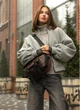 Женская сумка бананка из экокожи поясная городская сумка с 9 отделениями на молнии, коричневая 60487 - изображение 8