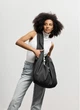 Жіноча сумка Sambag HOBO WEAVE чорна містка міська для ноутбука водовідштовхувальна 62280 - зображення 5