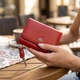Горизонтальный кошелек для женщин из натуральной кожи ST Leather цвет Красный размер Средний с кнопочной застежкой (bg194fash78) - изображение 2