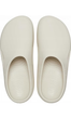 Чоловічі шльопанці Crocs Mellow Recovery Bone (42-43, бежевий) - изображение 6