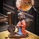 Чайная фигурка Чайный питомец статуэтка Монах с водяным колесом для чайной церемонии Разноцветный (28887) - изображение 2