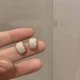 Серьги пусеты квадратные перламутровые золотистые глянцевые кози стайл 1,2×0,8 см (EAR73) - изображение 2