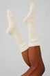 Шкарпетки унісекс Alo Yoga Unisex Throwback Sock розмір M бежеві A0357U - изображение 2