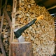 Топор колун с чехлом сталь длина 60 см для раскалывания древесины черный Fiskars FK-2801 - изображение 7