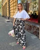 Костюм женский двойка с блузой свободного кроя и широкими брюками с цветочным принтом из софта G&M k-131236 50-52 Размер цвет белый - изображение 3