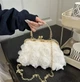 Вечерняя женская сумка-клатч с 3D розами белая на цепочке, праздничная сумочка для свадьбы, выпускного и торжественных событий - изображение 2