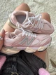 Кросівки жіночі NB 9060 Pink Beige комфортне міське взуття на кожен день рожевого кольору розмір 39 - зображення 7