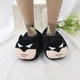 Мягкие домашние плюшевые тапочки-игрушки «Бэтмен» (Batman Plush Slippers) — объемные комнатные чуни в стиле супергероев DC 37 - изображение 1