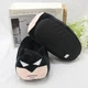 Мягкие домашние плюшевые тапочки-игрушки «Бэтмен» (Batman Plush Slippers) — объемные комнатные чуни в стиле супергероев DC 36 - изображение 2