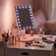 Косметичне світлодіодне прямокутне дзеркало настільне на ніжці з LED-підсвіткою 22 світлодіоди 15х10х29 см дзеркало акумуляторне на стіл для косметики макіяжу живлення USB Рожевий - зображення 3