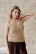 Женская вязаная майка ART KNIT бежевая, M 045644 - изображение 6