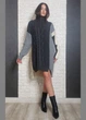 Cукня-светр з трикотажу фактурної в'язки LARA 39-19097 - комбінований - M-XL - изображение 1